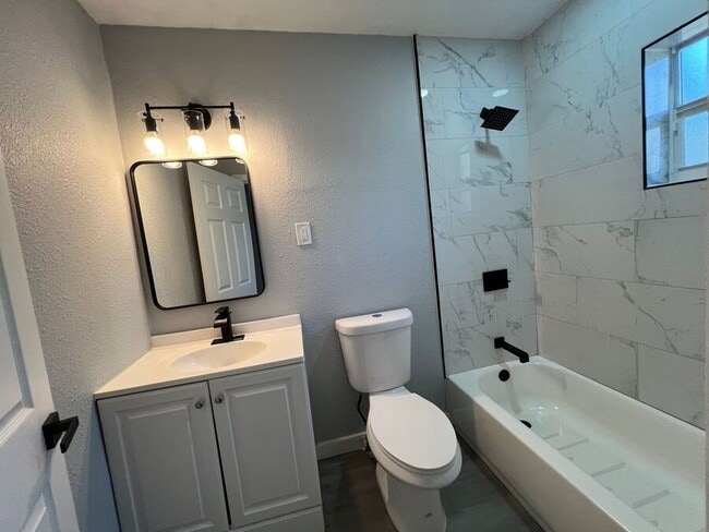 Photo - 351 Ave N NE Unit 2