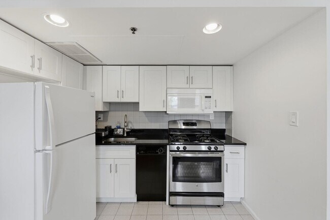Photo - 457 2nd St Unit 6