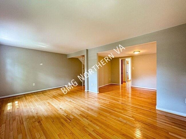 Photo - 566 Windover Ave NW