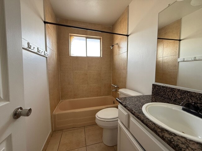 Photo - 5123 N 28th Dr Unit 5123-06