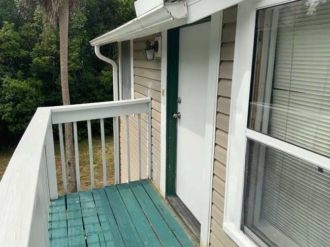 Entrance - 582 N Volusia Ave Unit A