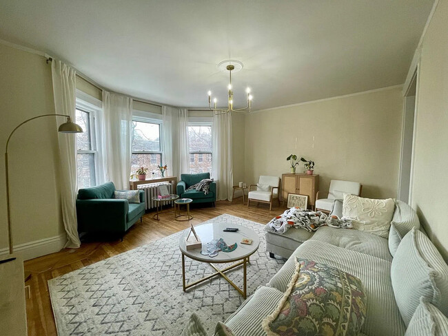 Building Photo - 11 Euston St Unit 3 Rental