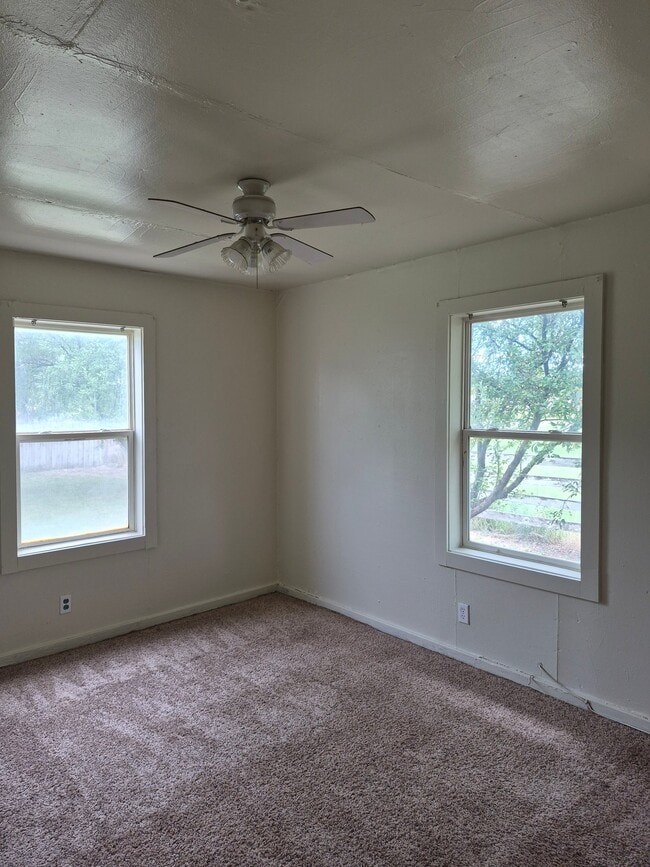 Photo - 665 Greenleaf St