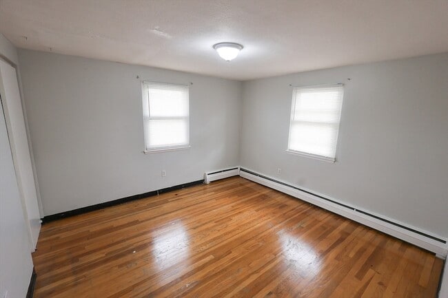 12 Essex St Unit 6