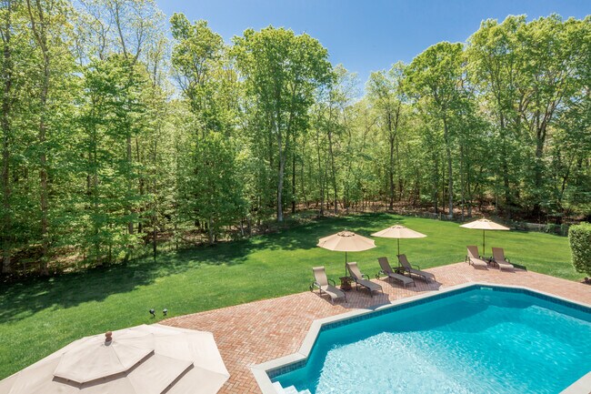 Photo - 320 Millstone Brook Rd