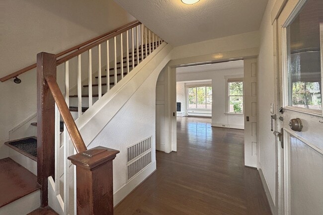 Photo - 2230 Amherst St