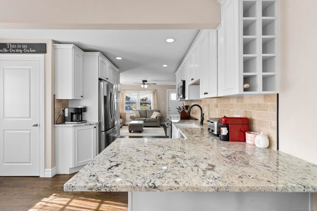 Photo - 27 Strathmore Rd