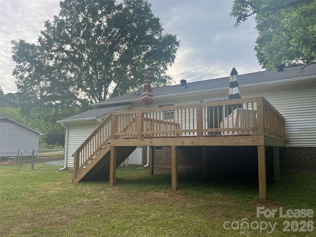 Photo - 311 Hillcrest Dr
