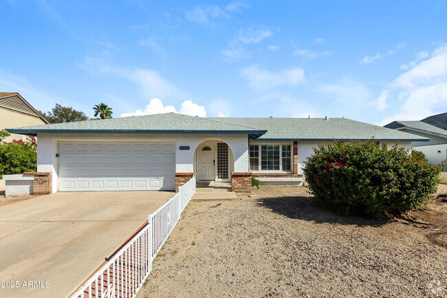 Building Photo - 6202 W Sunnyside Dr Rental