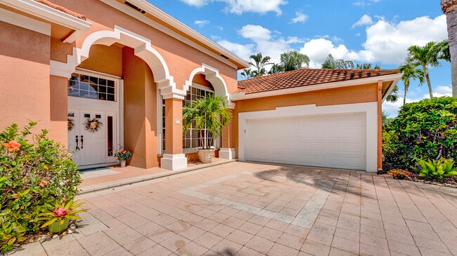 Photo - 71 Cayman Pl
