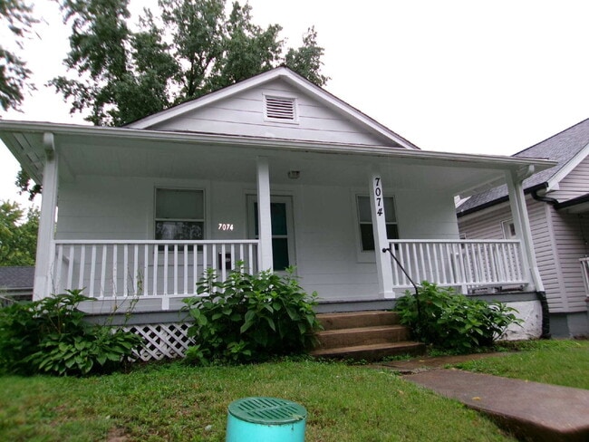 Building Photo - Charming & Updated Home Ready for Move-In