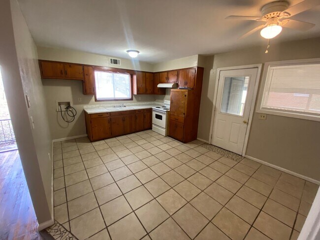Photo - ***3 Bedroom / 1.5 Bathroom Home for Rent in Columbus, GA***