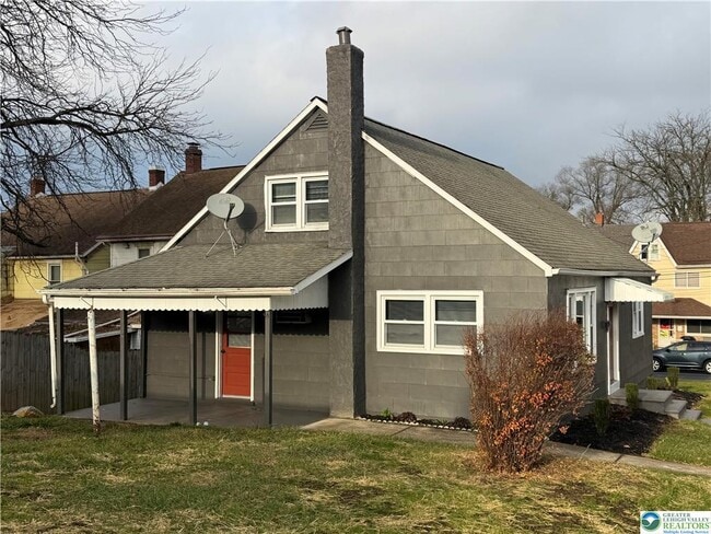 Photo - 32 N Front St