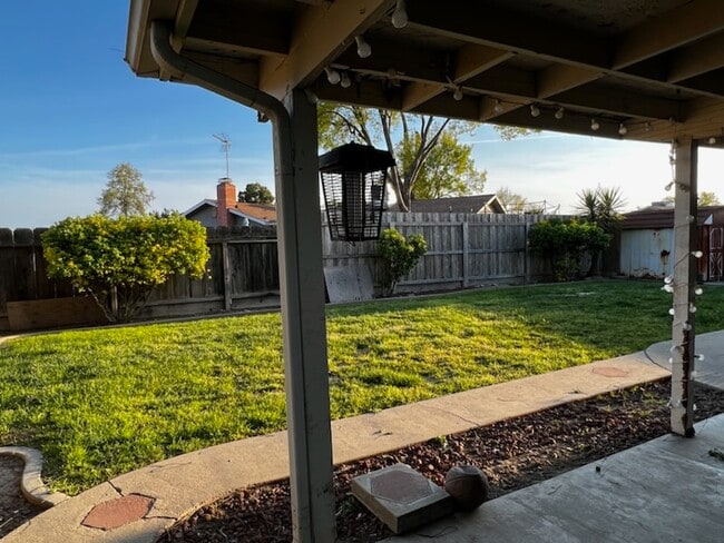 Photo - 195 E Sherwood Dr