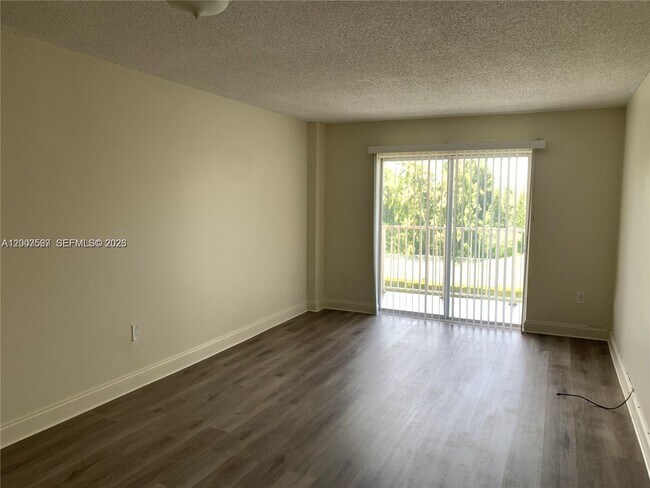 Photo - 16465 NE 22nd Ave Unit 511