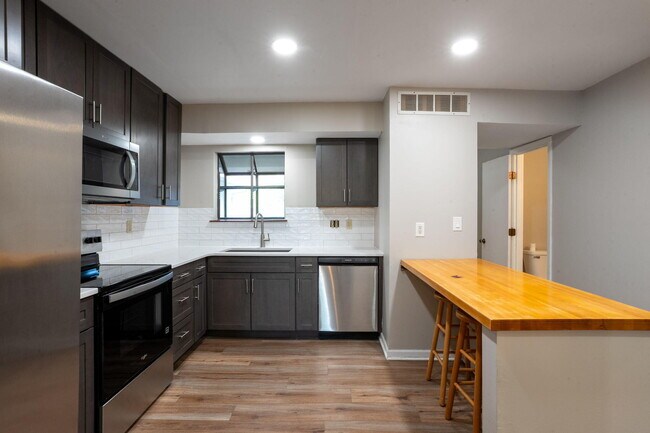 Photo - 2200 Bushnell Dr Unit H