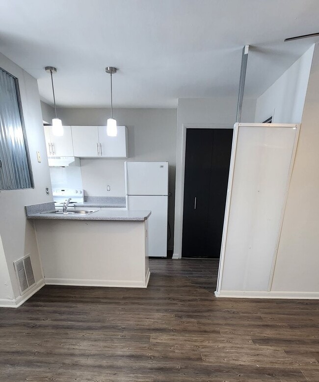 Photo - Center Street Place