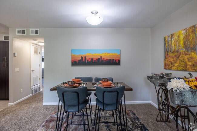 2BR, 2BA - 1,050SF - Dining Area - The Girard at Cherry Hills