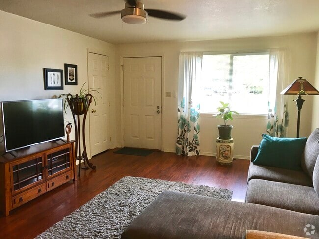 Building Photo - 204 Gibson St Unit B Rental