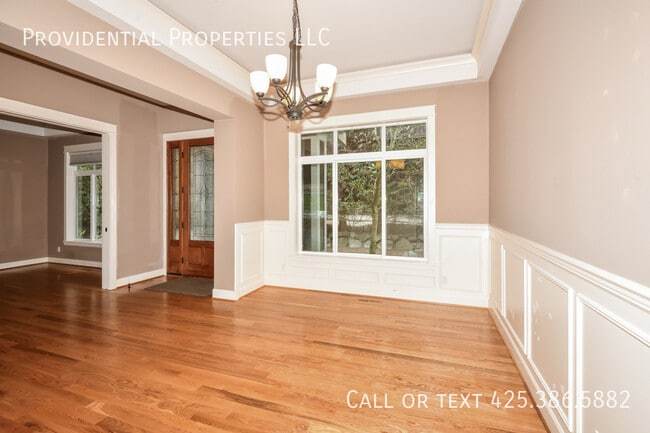 Photo - 700 5th Ave S