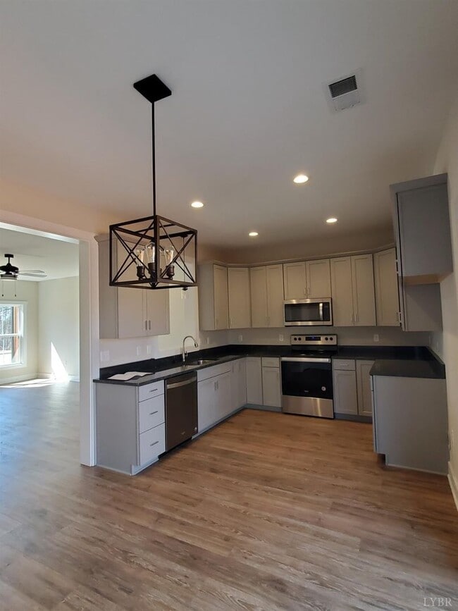 Photo - Sunburst Villas - Campbell County - Brookv...