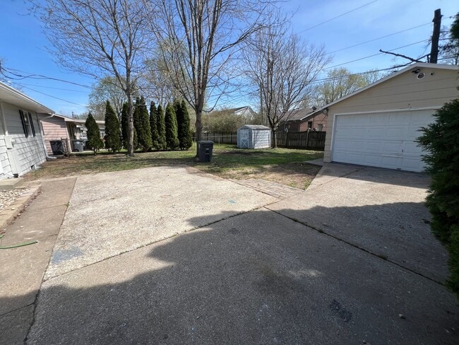 Photo - 7501 Powell Ave