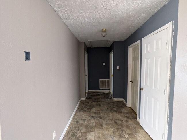 Photo - 12843-12849 Hamshire Rd Unit 12843 Hamshire Rd -RTR 11/18