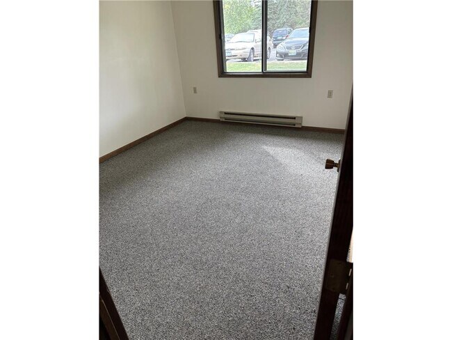 Photo - 102 Madison Ave N Unidad #14