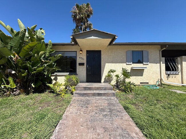 Building Photo - Amazing 3 Bedroom 2 Bath House in Best Neighborhood