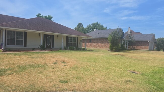 Building Photo - 466 Mayfair Ct
