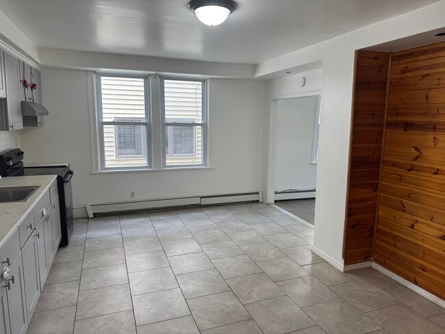 Building Photo - 1048 Birkbeck St Unit 1050