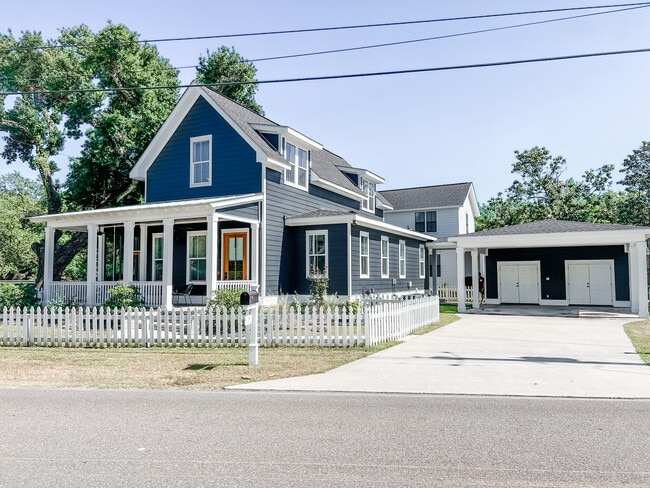 Building Photo - 764 E 2nd St