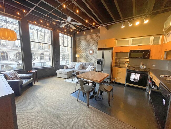 Building Photo - Beautiful Furnished Downtown Loft Coming available May 1st! Unit 207