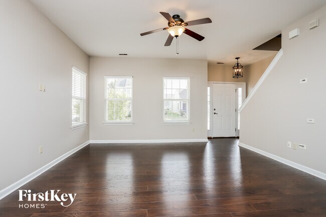 Photo - 1027 Glengarry Dr