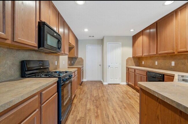 Photo - 3134 Ribbon Creek Way
