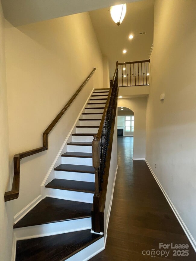 Photo - 11060 Discovery Dr NW
