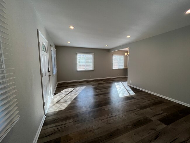 Photo - 7307 Ensign Ave