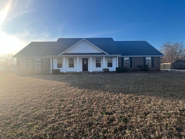 Building Photo - 1240 Inabinet Dr