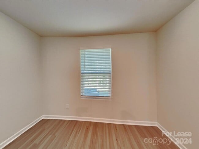 Photo - 292 Barnsley Rd