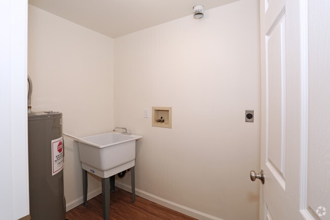 2BR - Laundry Room