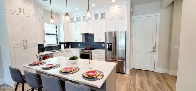 Photo - 511 91st Ave N