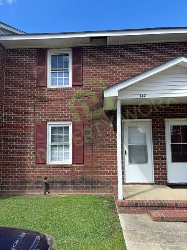 Building Photo - 2 Bedroom, 1.5 Bath Town Home in Sharpsburg, NC