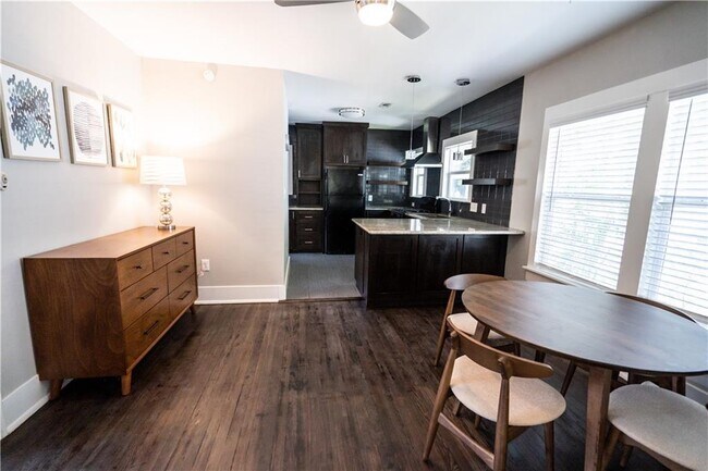 Photo - 2836 Pearl St