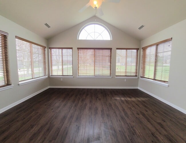 Photo - N70W15476 Amberleigh Cir Unit N70W15457
