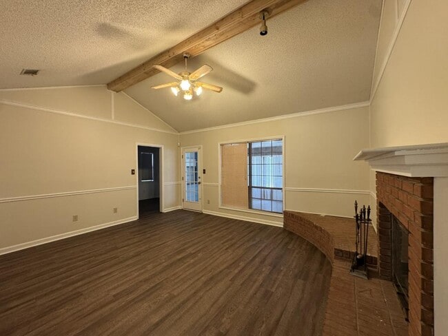 Photo - 327 Bonnie Dr