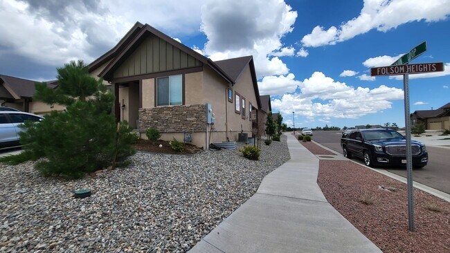6613 Folsom Hts