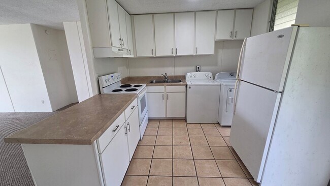 Photo - Ridgecrest ~ Spacious 2 Bedroom w/ 2 Reser...