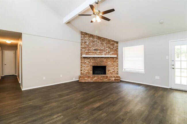 Photo - 2000 Sexton Dr