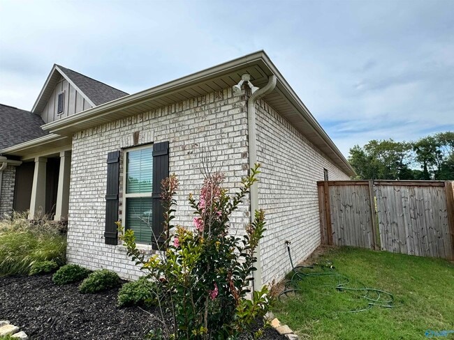 Photo - 109 Kambry Grv Dr