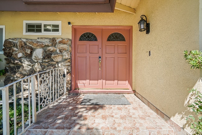 Photo - 15925 Parthenia St